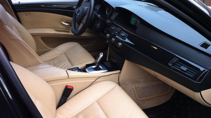 Бежевый салон е90