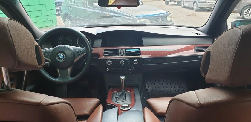 BMW 5 e60 салон