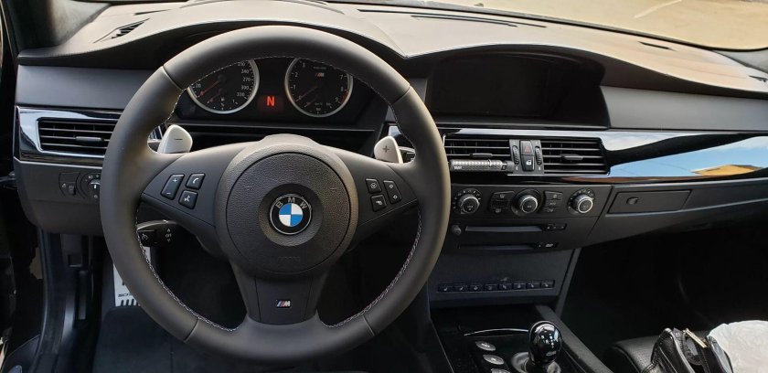 BMW 5 e60 салон