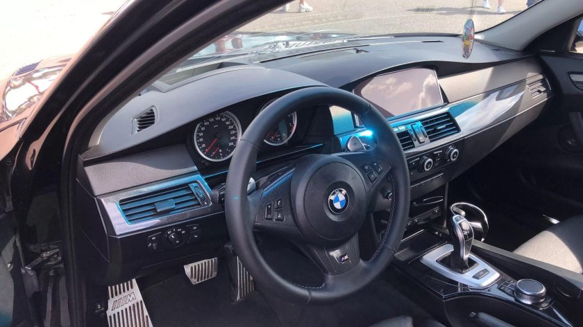 BMW 5 e60 салон