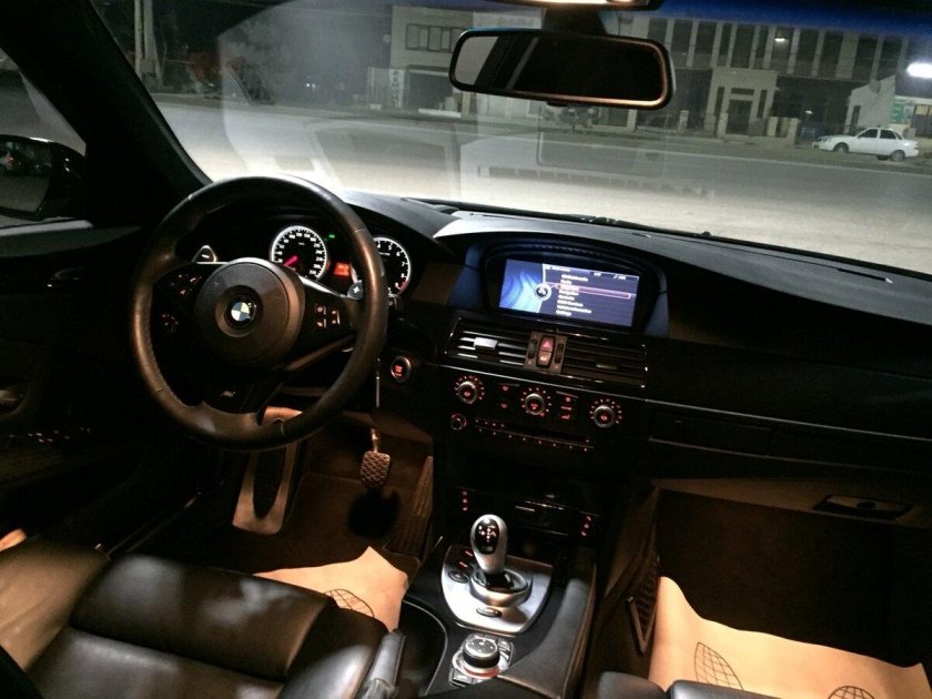 БМВ м5 е60 салон