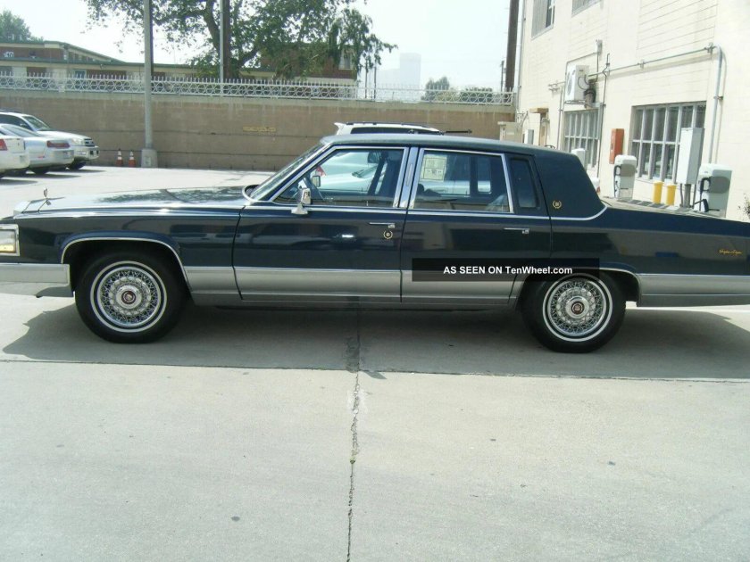 Cadillac Fleetwood 1990