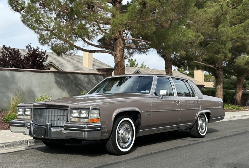 Cadillac fleetwood 1986