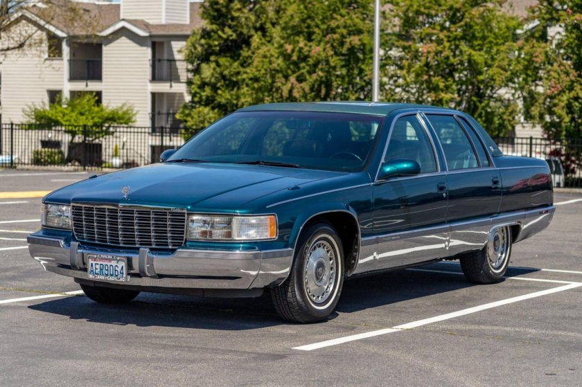 Cadillac fleetwood brougham 1993