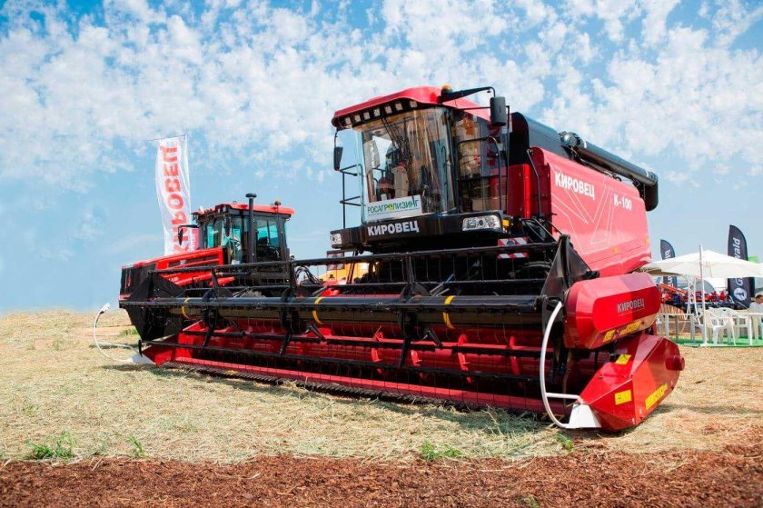 Комбайн кировец