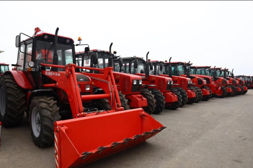 Новый трактор беларус