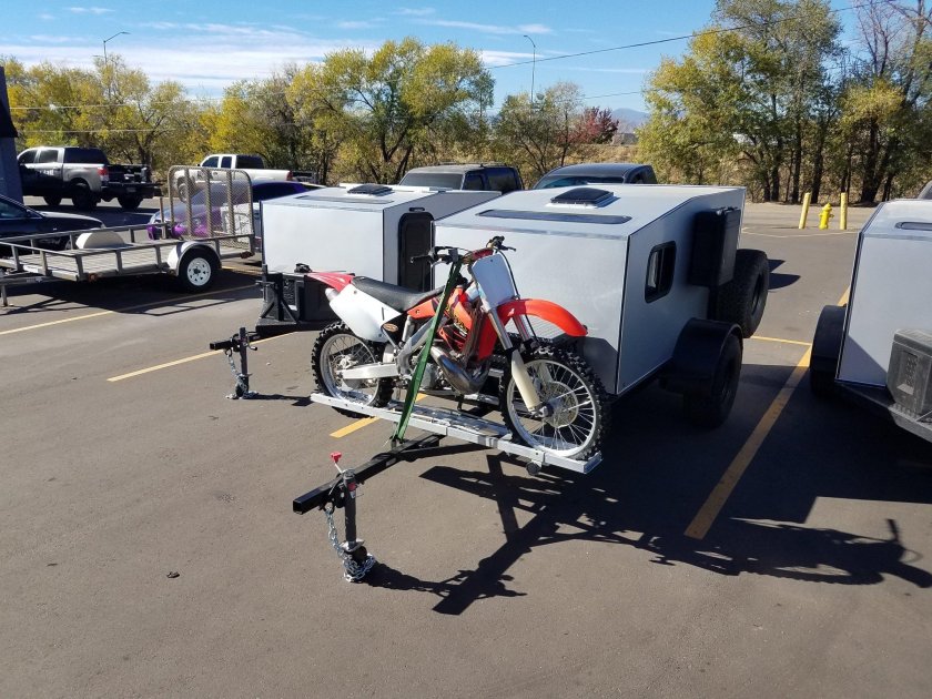 Мотоприцеп кемпер