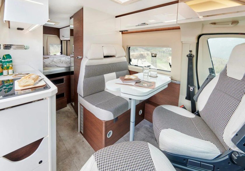 Автодом le Voyageur Liner 9.3