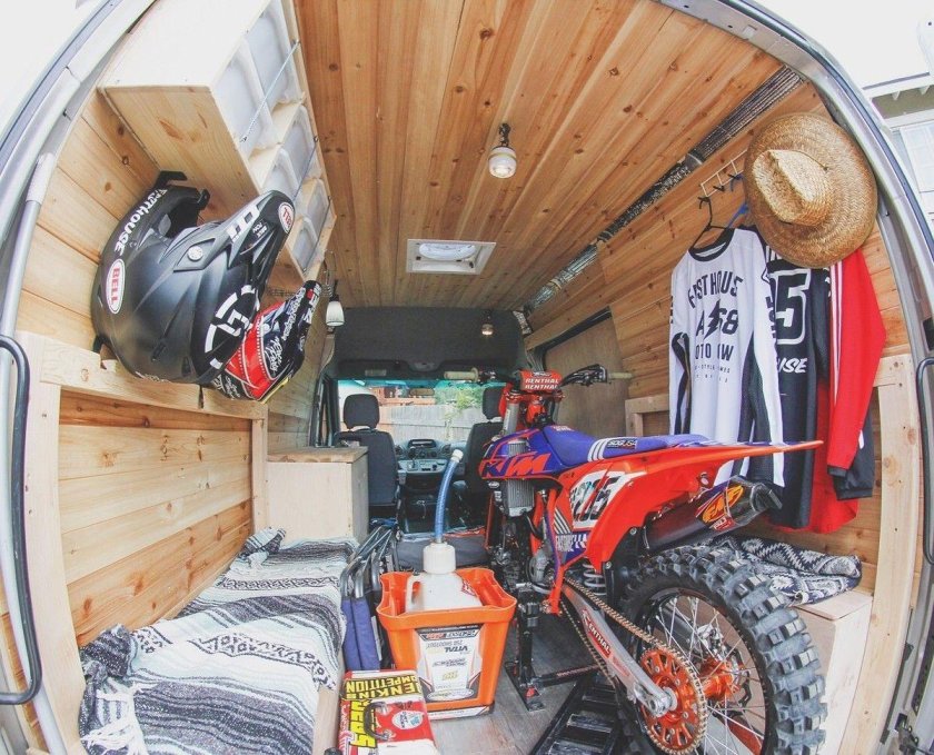 Moto van Camper