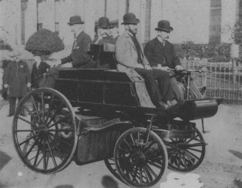Первые автомобили с электрическими двигателями