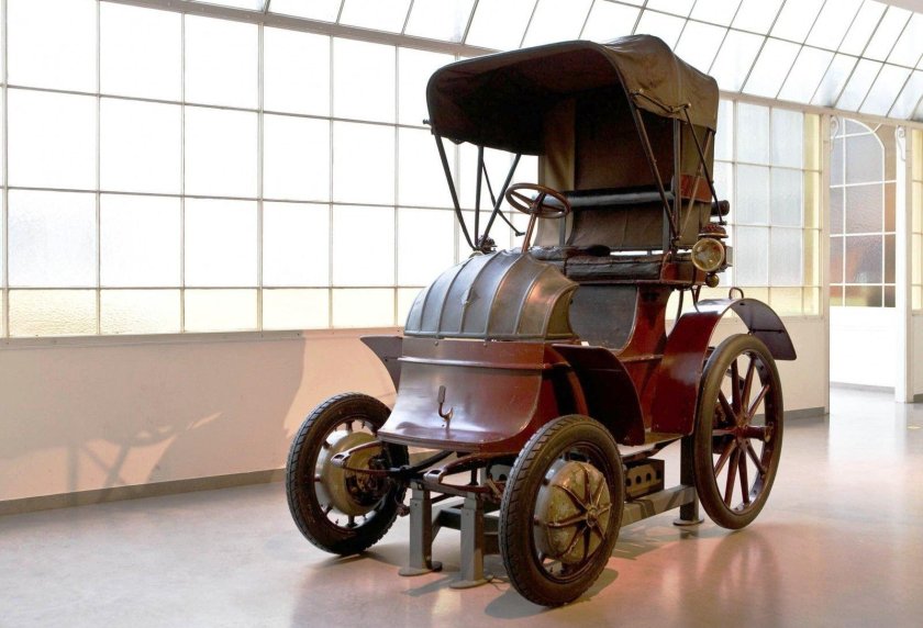 Lohner-Porsche гибридный автомобиль