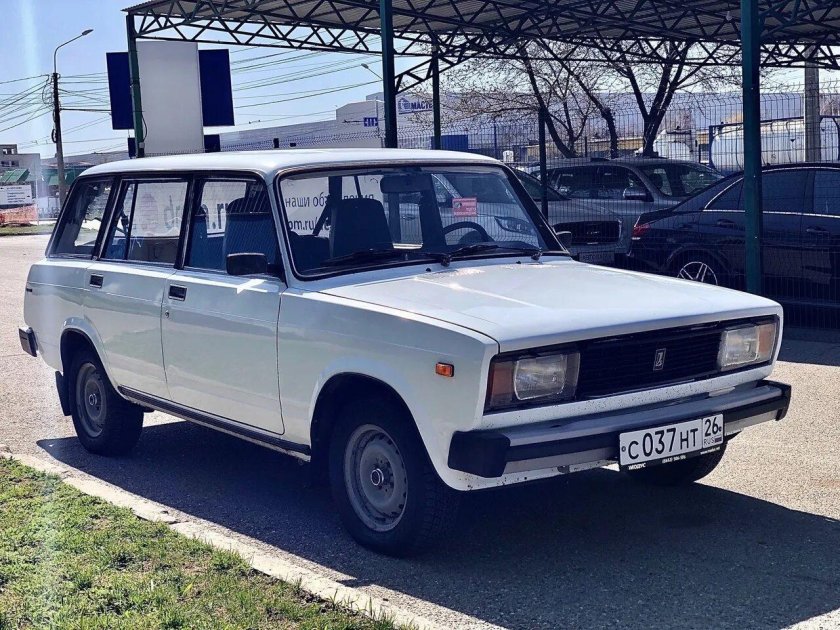 ВАЗ 2104 белая