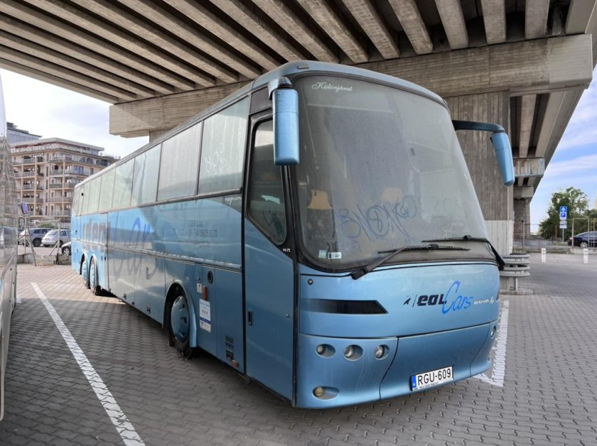 Автобус Бова