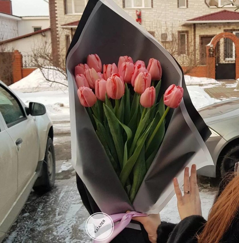 Тюльпаны в авто