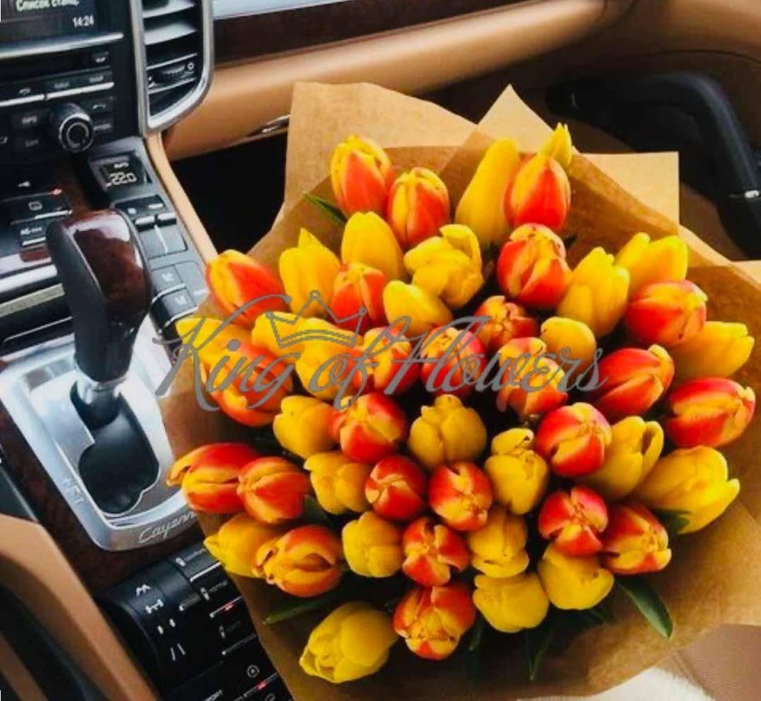 Необычные букеты из тюльпанов