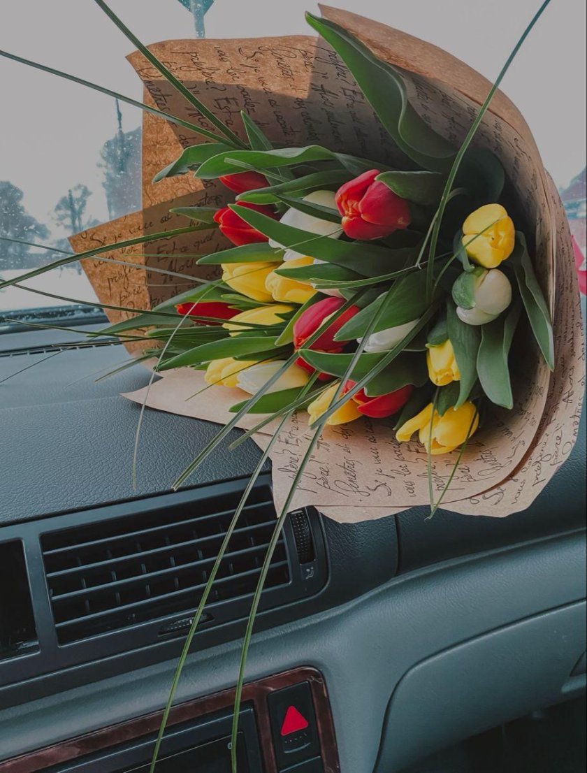 Огромный букет тюльпанов