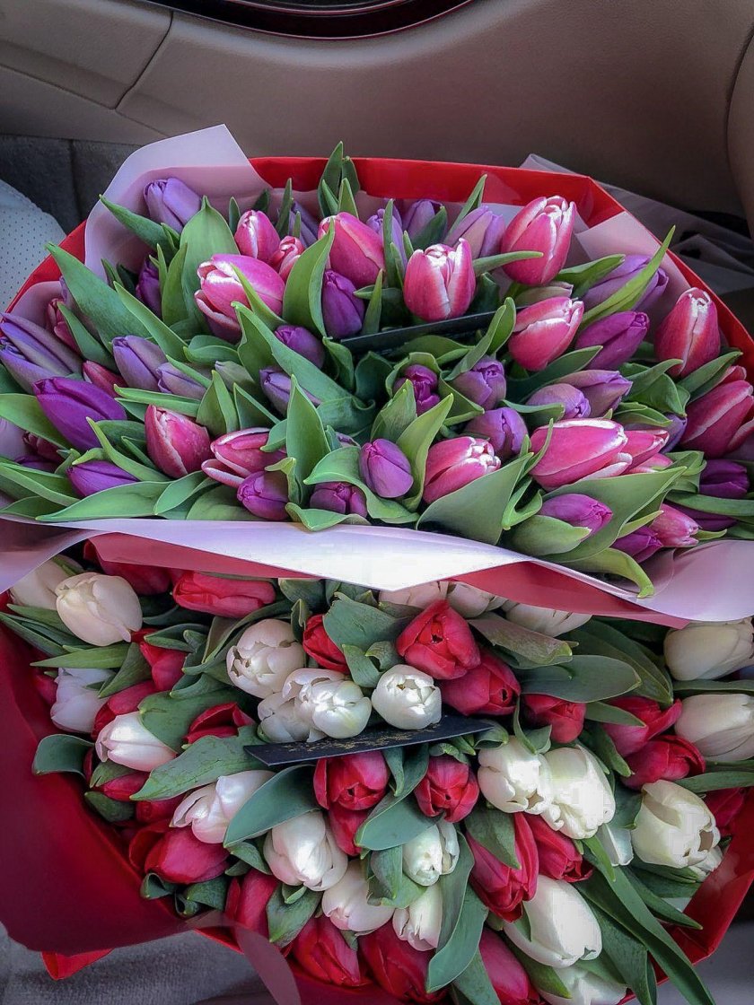 Букеты из тюльпанов на 8
