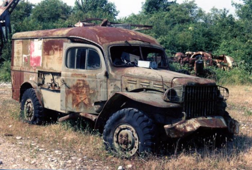 Dodge wc-54 ambulance