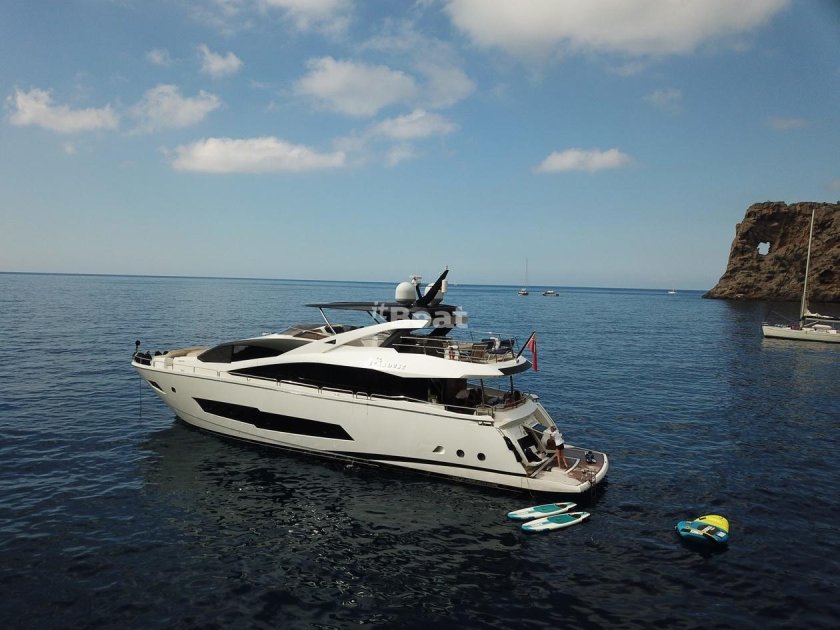 Яхта Sunseeker 155