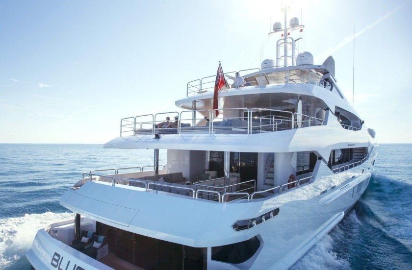 Яхта Sunseeker 155