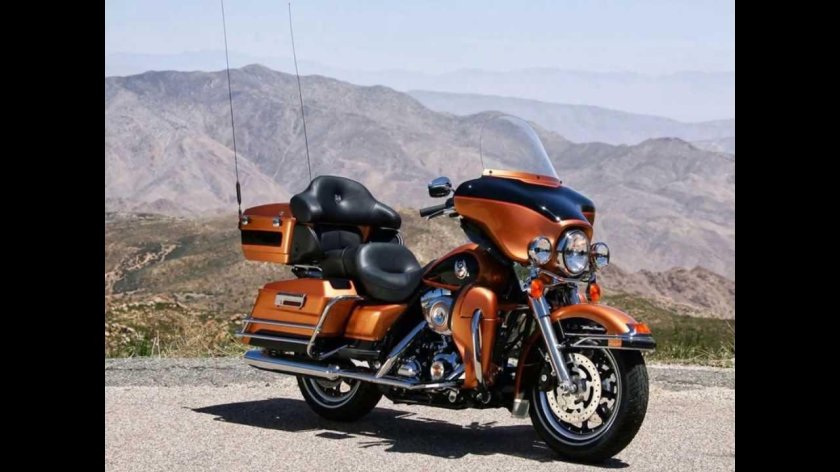 Мотоцикл Харлей Дэвидсон турист