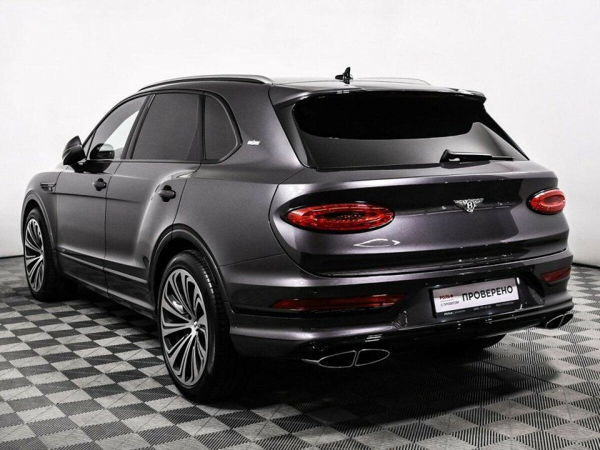 Серый внедорожник