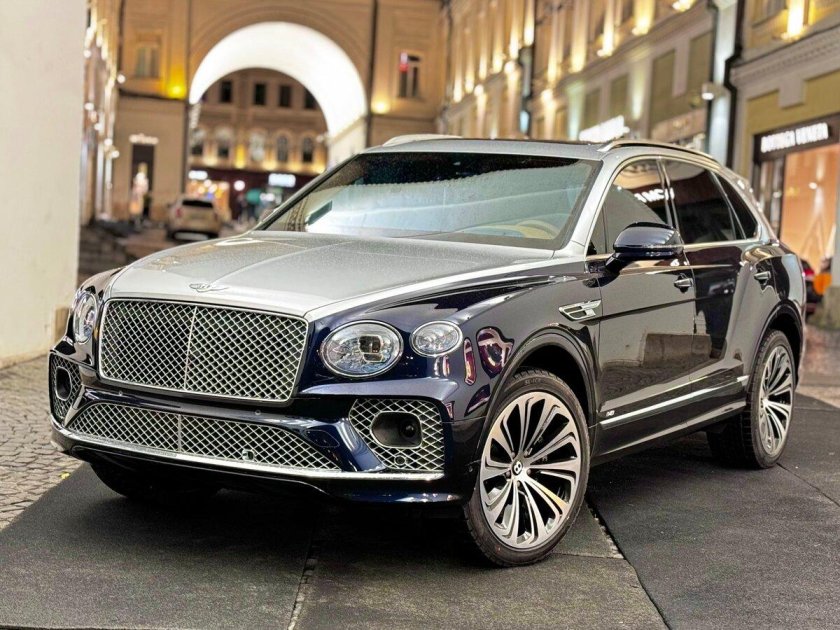 Машина bentley bentayga