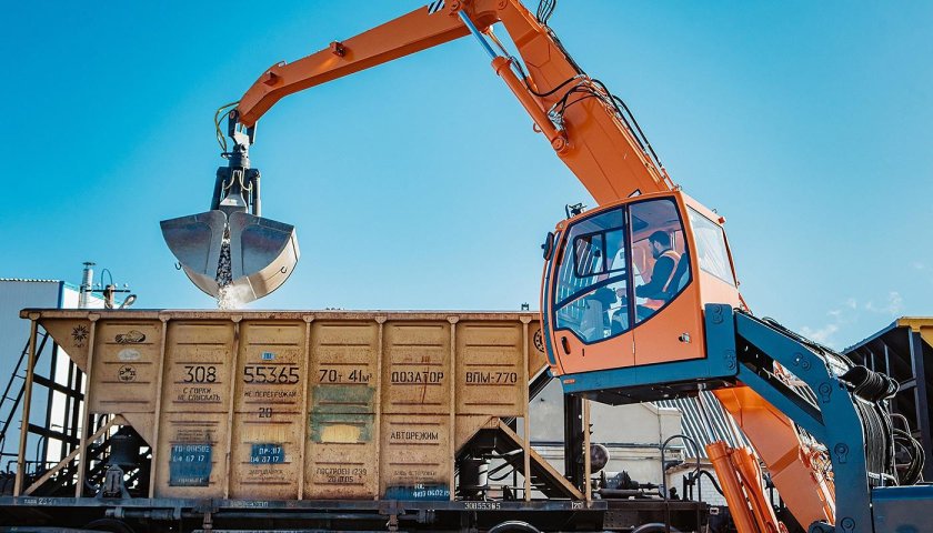 Экскаватор-перегружатель колесный UMG e230wh