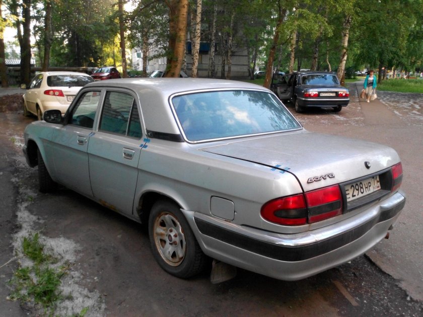 Волга ГАЗ 31105