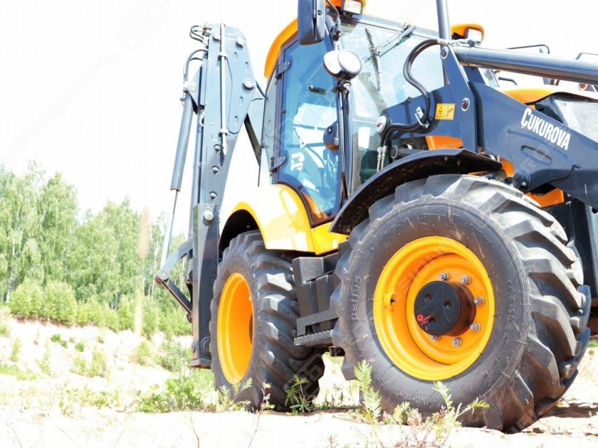Cukurova 884 экскаватор погрузчик