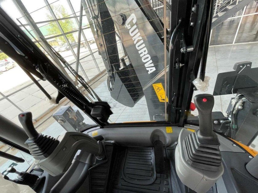 Экскаватор-погрузчик Cukurova 888