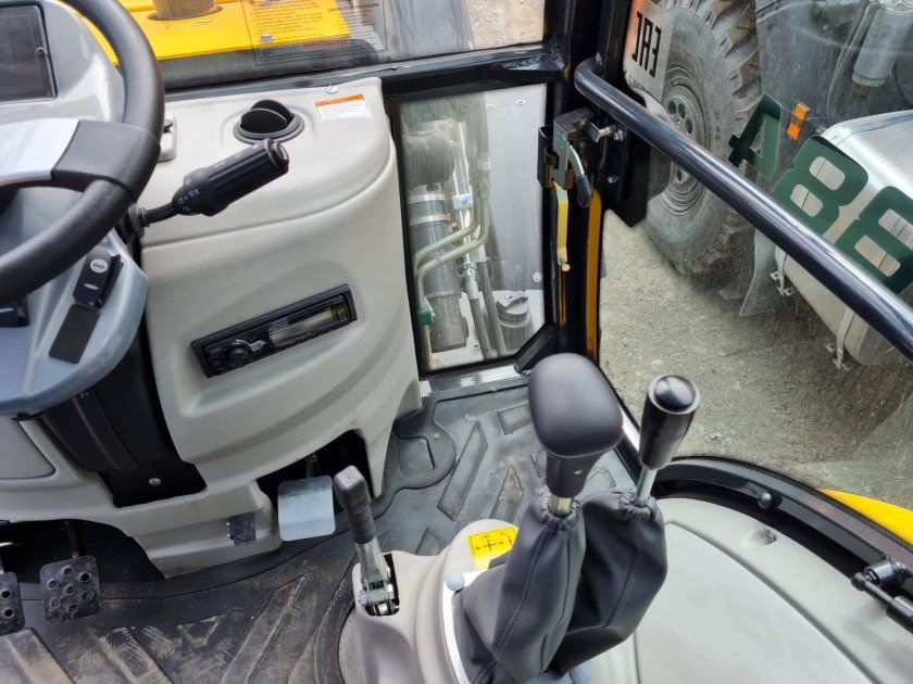 Cukurova 884 в кабине