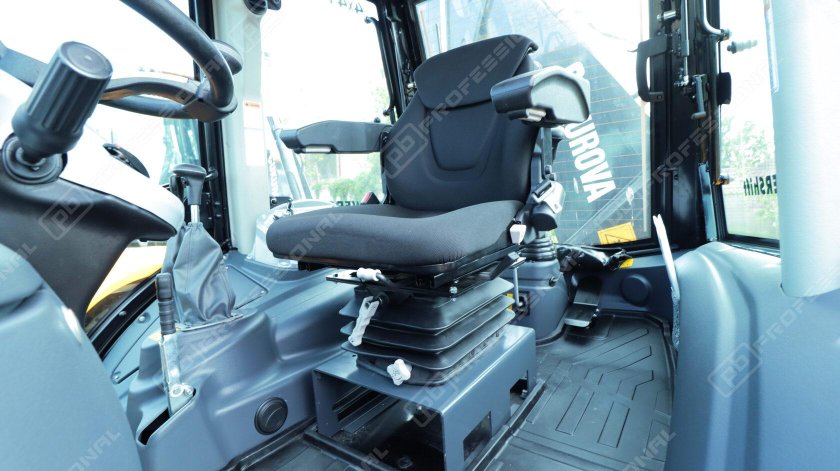 Турецкий экскаватор погрузчик Cukurova 884