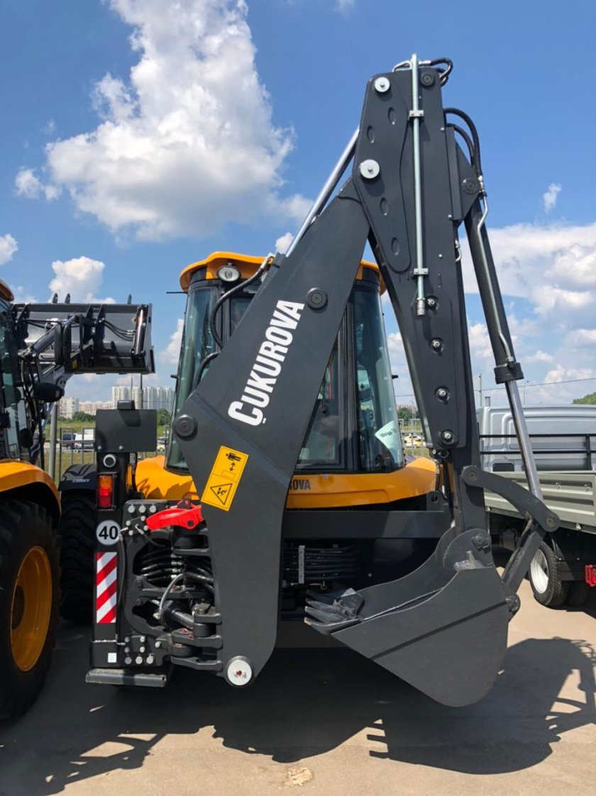 Экскаватор-погрузчик Cukurova 888