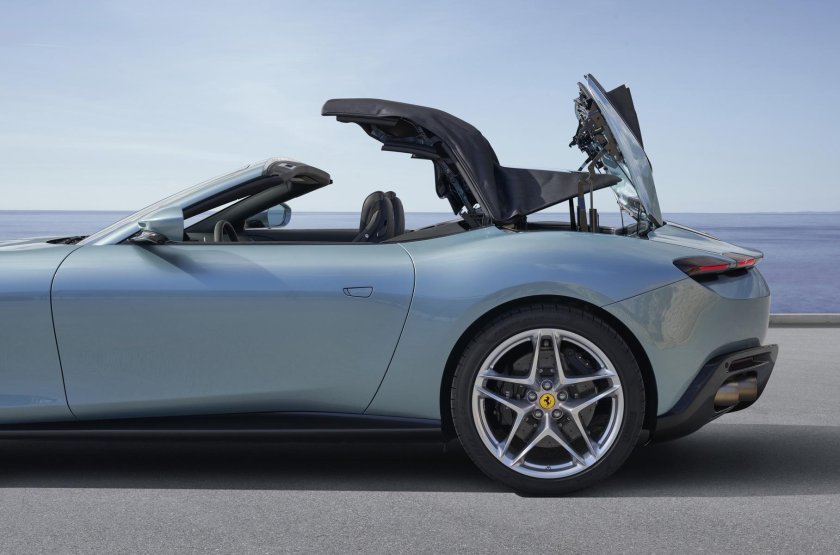 Феррари Рома Спайдер