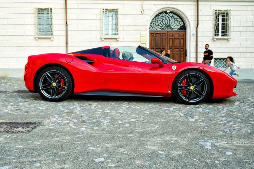 Ferrari 488 Cabrio