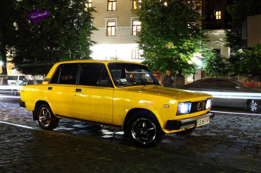 ВАЗ 2105 желтая