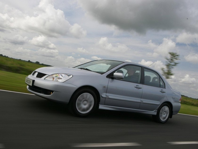 Митсубиси Лансер 2 поколения