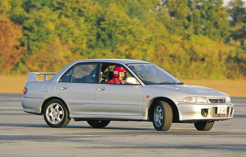 Mitsubishi Evolution 1