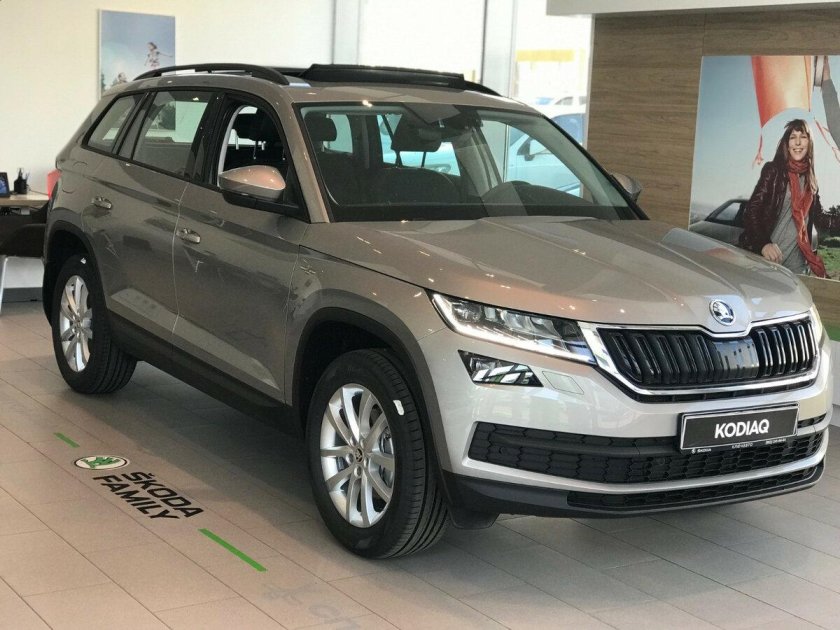 Шкода Карок бежевый капучино металлик