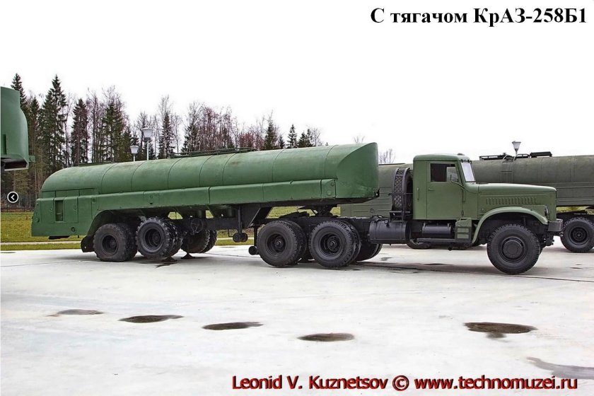 ЯАЗ 210 топливозаправщик