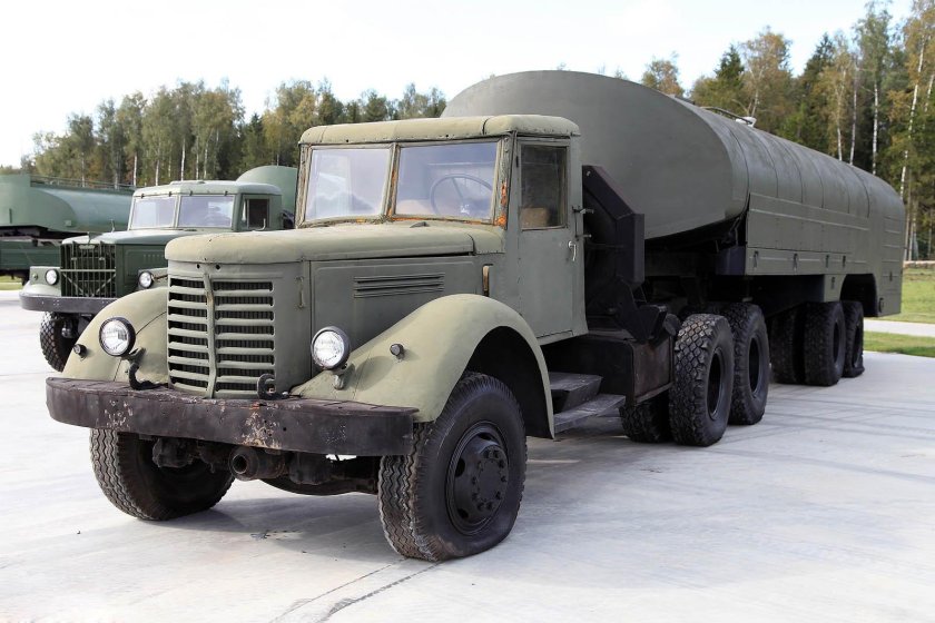 Грузовик ЯАЗ 210