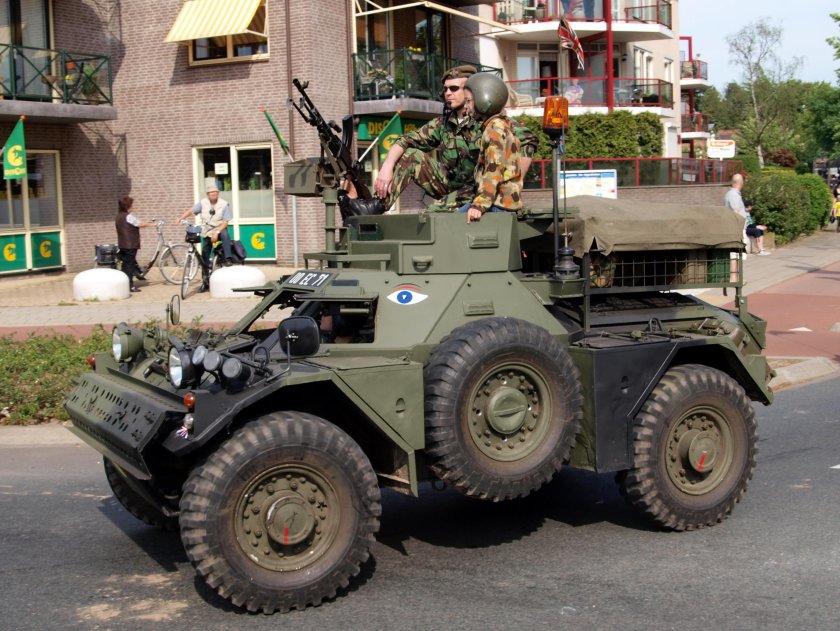 Феррет бронеавтомобиль