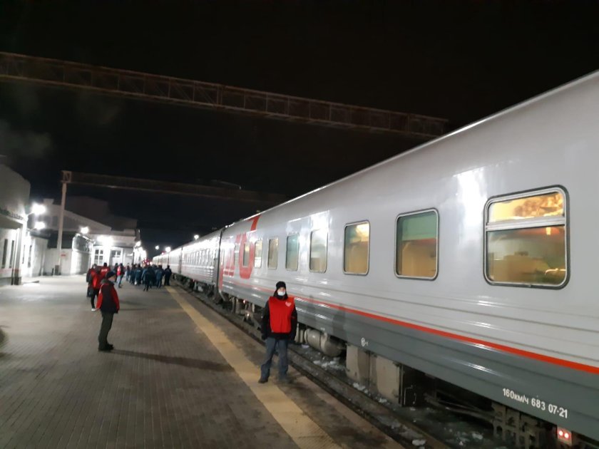 Фирменный поезд россия 001м владивосток москва