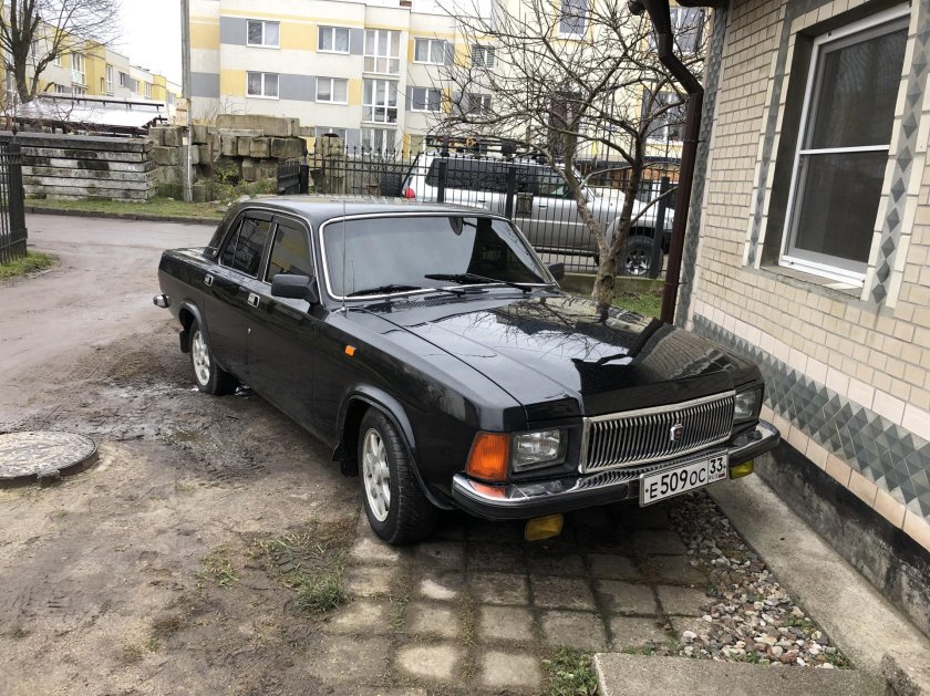 ГАЗ 3102 черная