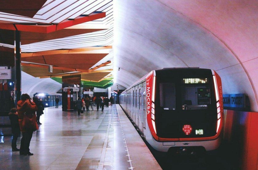 Поезд метро