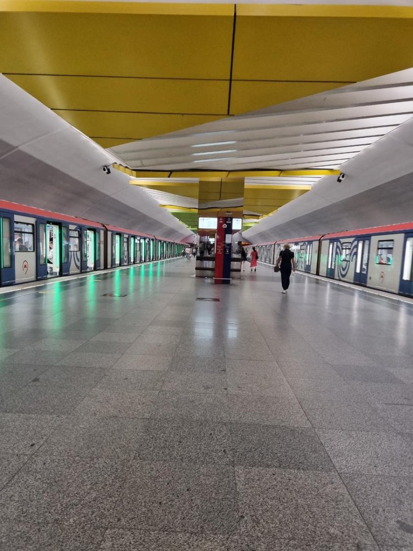 Станция \ стахановская\ московского метрополитена