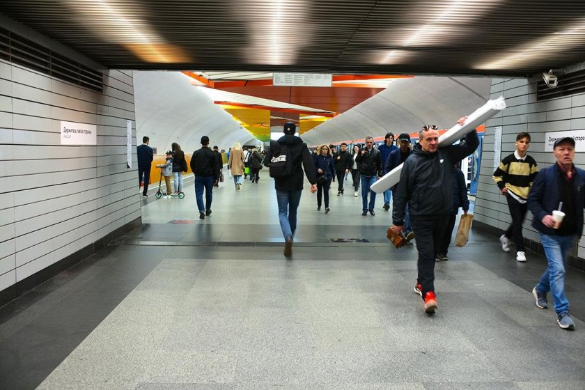 Парень в метро