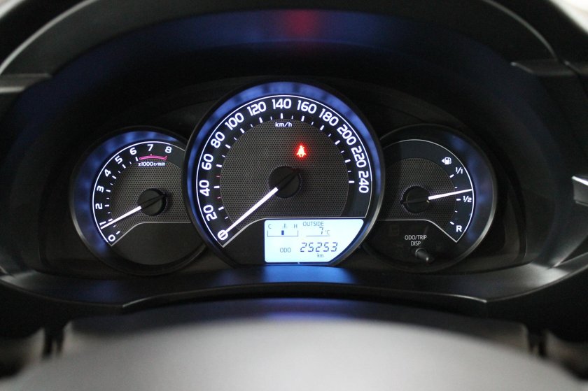 Приборная панель Toyota