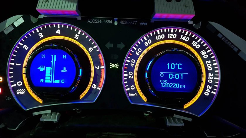 Электронная приборная панель Тойота Королла 150